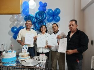 Entrega de Certificados a Paraíso 100.7 FM